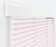 Жалюзи Изолайт 25 мм на пластиковые окна - цвет насыщенный бледно-розовый